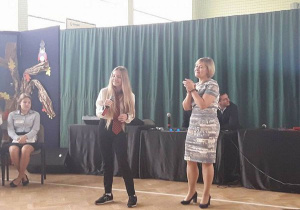 Dedykacja muzyczna dla dyrektor -p.Doroty Salskiej
