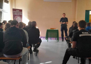 Spotkanie klas I z przedstawicielką Komendy Powiatowej Policji w Koluszkach