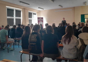 Spotkanie klas I z przedstawicielką Komendy Powiatowej Policji w Koluszkach