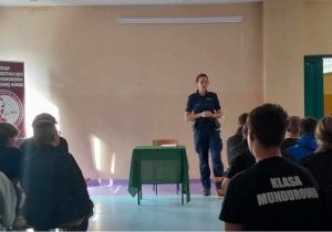 Spotkanie klas I z przedstawicielką Komendy Powiatowej Policji w Koluszkach