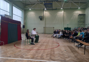 Spektakl profilaktyczny krakowskiego teatru "Maska" pt. "Ta ostatnia impreza"