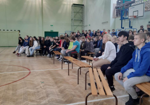 Spektakl profilaktyczny krakowskiego teatru "Maska" pt. "Ta ostatnia impreza"