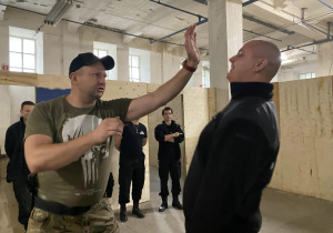 Udział mundurowych w zajęciach pod nazwą "Miejskie strategie obronne".