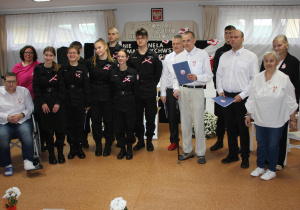 Mundurowi w DPS w Wiśniowej Górze