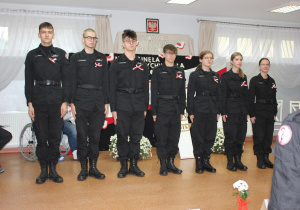 Mundurowi w DPS w Wiśniowej Górze