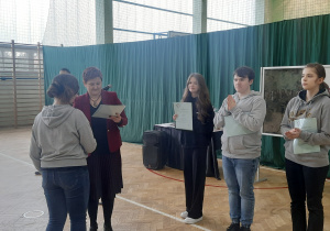 Apel podsumowujący I półrocze w Karskim