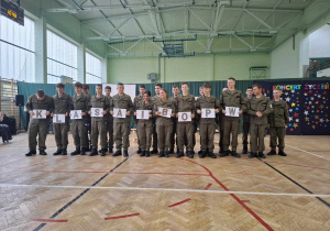 Uroczystość z okazji Święta Edukacji Narodowej w sali gimnastycznej liceum