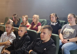 Młodzież Karskiego na "Chłopach" Reymonta