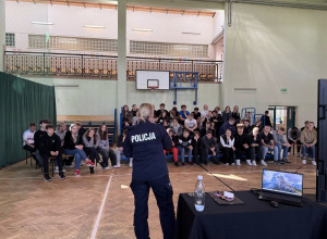 Spotkanie klas IV z p. komisarz Urszulą Ptasznik