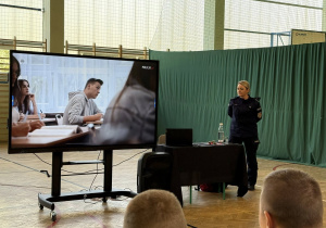 Spotkanie klas IV z p. komisarz Urszulą Ptasznik