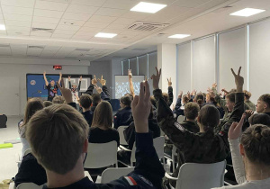 Uczniowie Karskiego na Kongresie Przyszłości Narodowej w łódzkim oddziale IPN