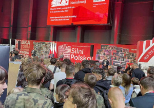 Uczniowie Karskiego na Kongresie Przyszłości Narodowej w łódzkim oddziale IPN