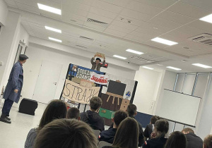 Uczniowie Karskiego na Kongresie Przyszłości Narodowej w łódzkim oddziale IPN