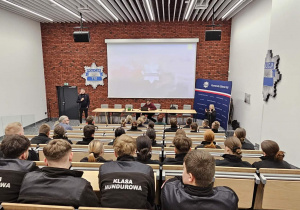 Uczniowie Karskiego na spotkaniu z Komendantem Głównym Policji