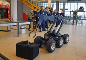 Uczniowie Karskiego w placówce Straży Granicznej w Łodzi