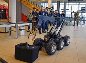 Uczniowie Karskiego w placówce Straży Granicznej w Łodzi