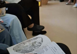 Ciemno wszędzie, głucho wszędzie…” – Narodowe Czytanie w DDP w Wiśniowej Górze