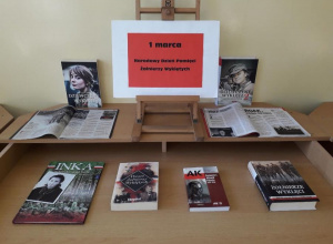 Wystawa książek poświęcona Żołnierzom Wyklętym