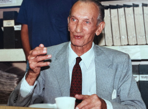 13 lipca 2000 r. - rocznica śmierci patrona szkoły Jana Karskiego