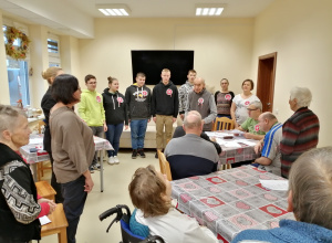 Spotkanie patriotyczne z pensjonariuszami Dziennego Domu Pomocy w Wiśniowej Górze