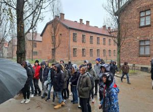 Uczniowie Karskiego w Państwowym Muzeum Auschwitz-Birkenau.