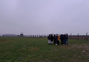 Uczniowie Karskiego w Państwowym Muzeum Auschwitz-Birkenau.