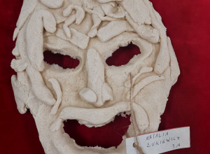 Humaniści Karskiego zapraszają na wystawę masek greckich